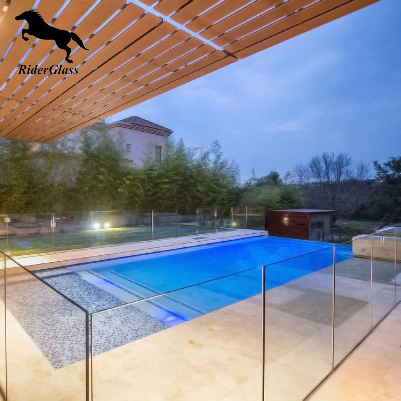 Vidrio de esgrima de piscina