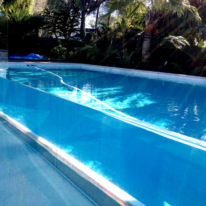 Piscina de vidrio