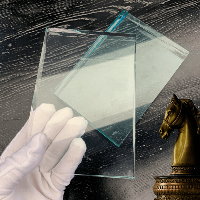 Vidrio ultra transparente bajo de hierro